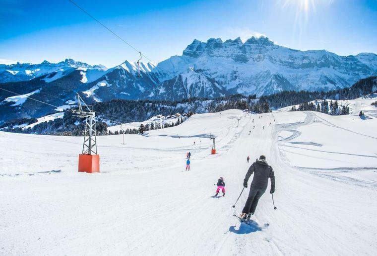 Hostel Backpacker Le Petit Baroudeur Champéry Zewnętrze zdjęcie