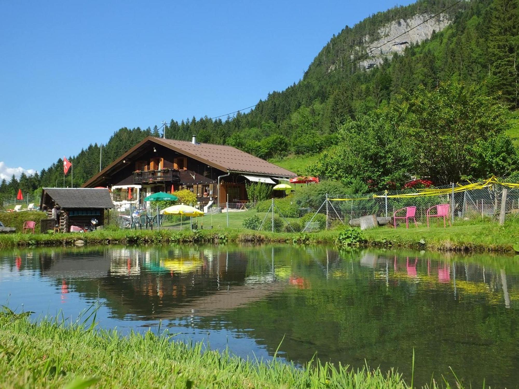 Hostel Backpacker Le Petit Baroudeur Champéry Zewnętrze zdjęcie